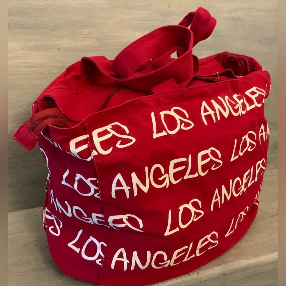 Robin Ruth XLarge Canvas Tote Bag Red Travel Overnight Gym Zip Closure Like New - Picture 2 of 11